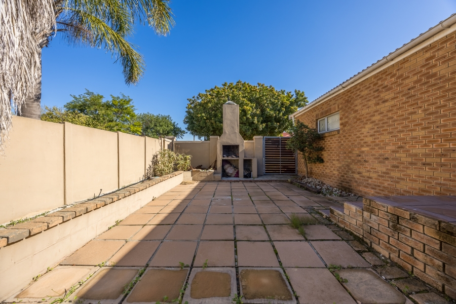 4 Bedroom Property for Sale in Protea Heights Western Cape